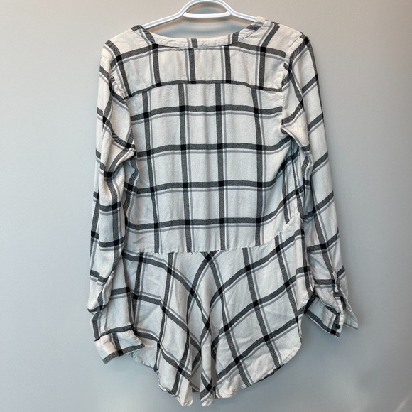 Lucky Brand Plaid Semi Button down top - Picture 4 of 4